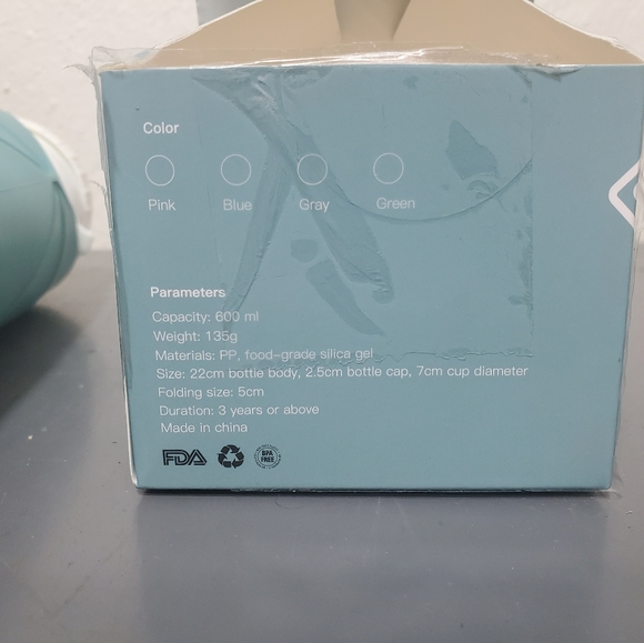 New 10" Collapsible Mini Water Bottle in Teal Or Gray - Picture 5 of 13